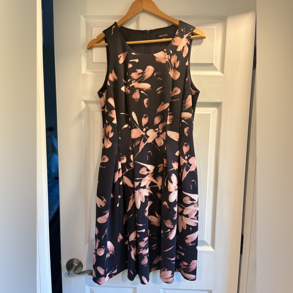 Floral Sleeveless Dress - Black and Pink